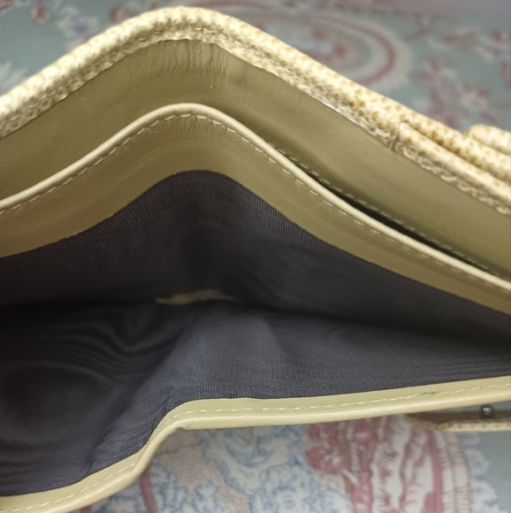 Gucci Bifold GG Marmont Wallet - Picture 10 of 12